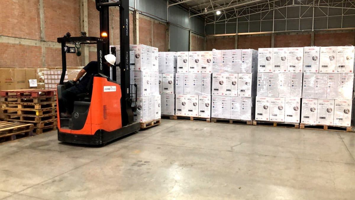 Operación logística con productos Toyotomi